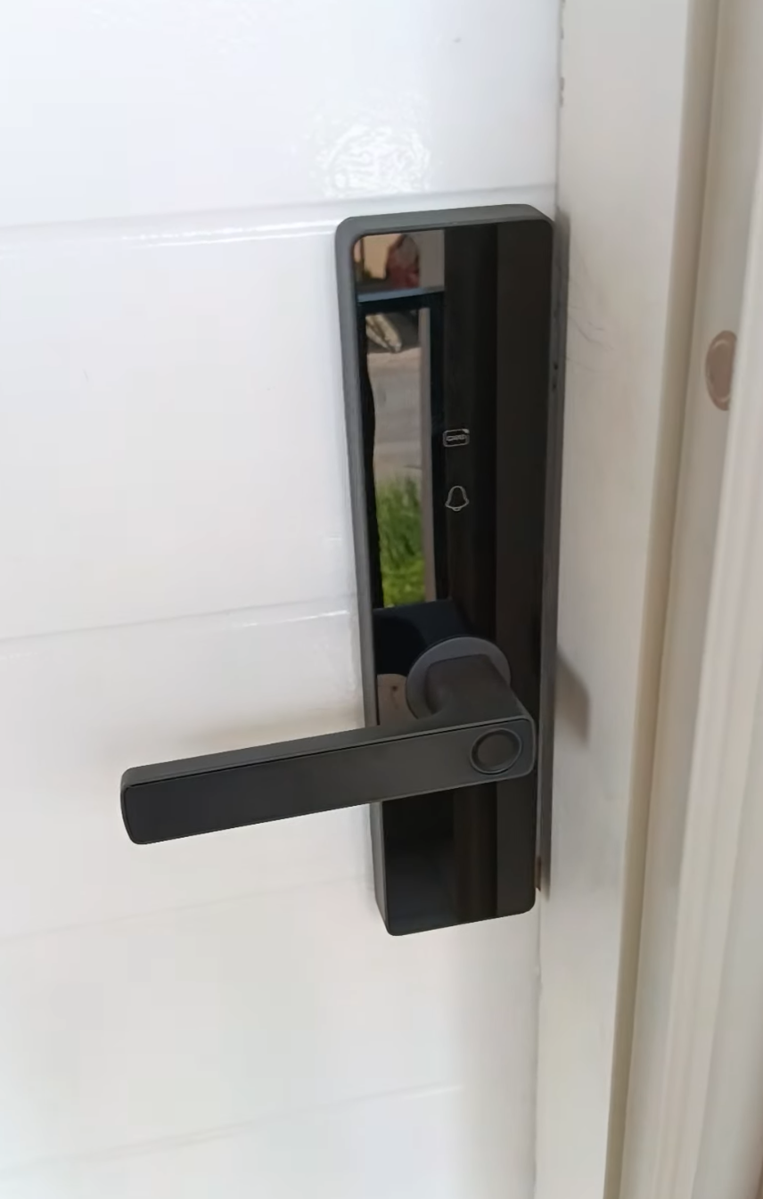 R4 Smart Wi-Fi Fingerprint Door Handle Lock | App, Card, Passcode & Key